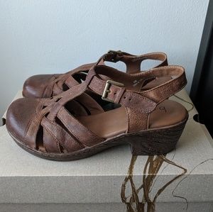 B.O.C Born Perci Clogs Size 9